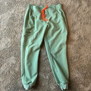 Zamora FIGS Jogger (Regular Length+Surgical Green)